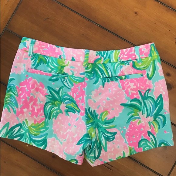 Lilly Pulitzer Floral Print Women's Shorts size 6 - Picture 3 of 3